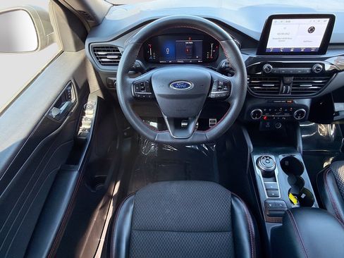 Used 2023 Ford Escape ST-Line image 17