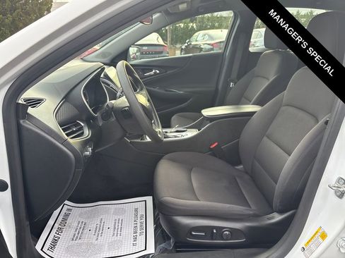 Used 2024 Chevrolet Malibu LT FWD image 13