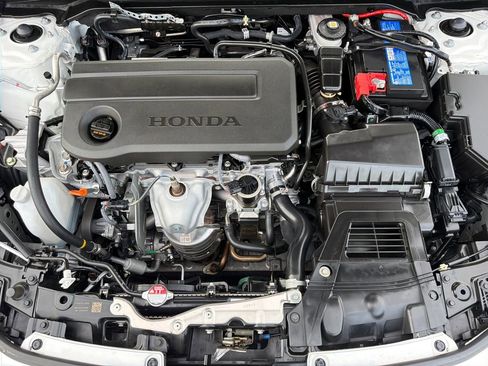 Used 2025 Honda Civic Sport image 32