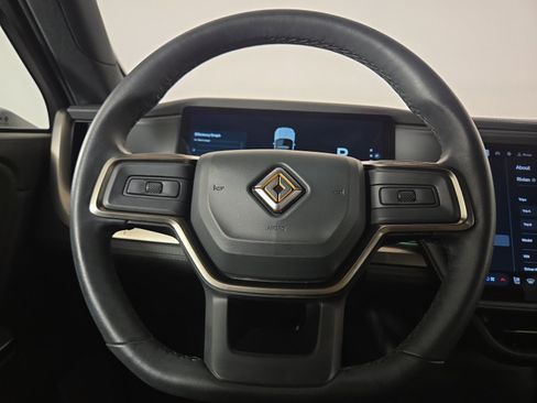 Used 2025 Rivian R1S Adventure AWD/4WD image 28