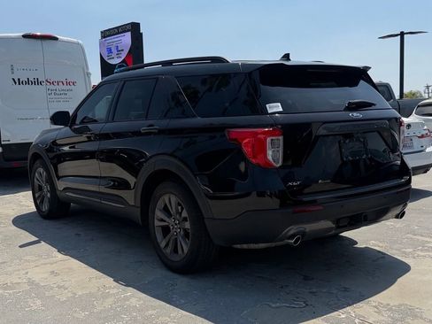 Used 2023 Ford Explorer XLT w/ Equipment Group 202A RWD image 4