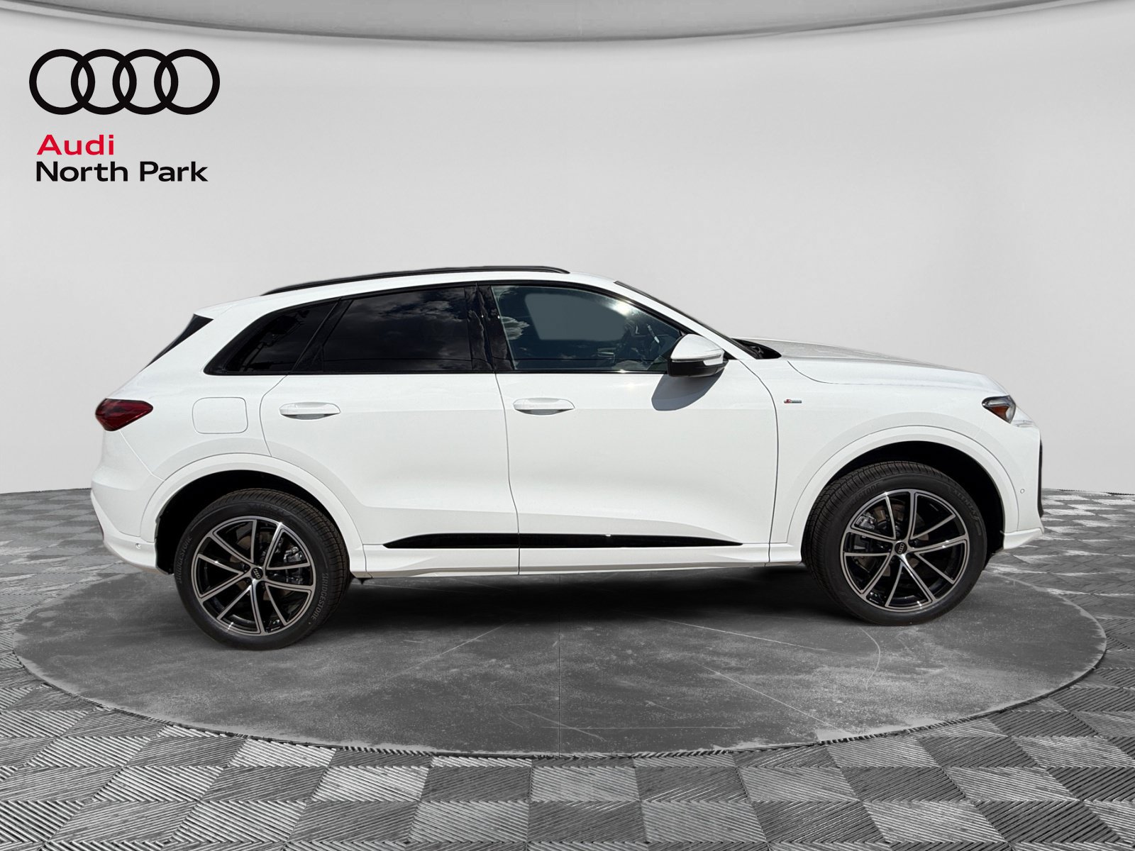 New 2026 Audi Q5 Premium Plus AWD/4WD image 6