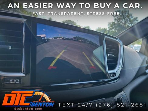Used 2025 Chrysler Pacifica Select FWD image 19
