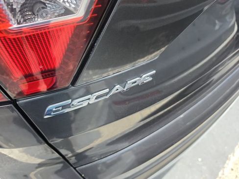 Used 2019 Ford Escape Titanium FWD image 6