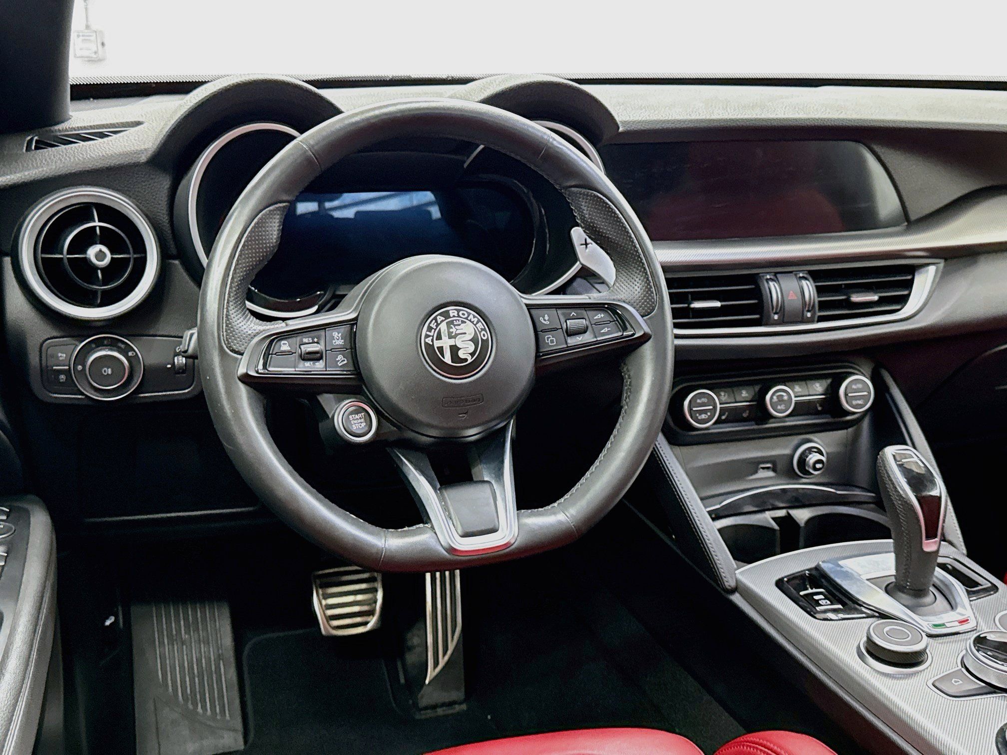 Used 2024 Alfa Romeo Stelvio Veloce AWD/4WD image 18