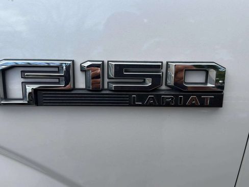 Used 2015 Ford F150 Lariat w/ Equipment Group 501A Mid AWD/4WD image 21