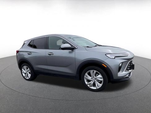 Used 2025 Buick Encore GX Preferred FWD image 2