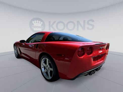 Used 2005 Chevrolet Corvette Coupe w/ Preferred Equipment Group RWD image 4