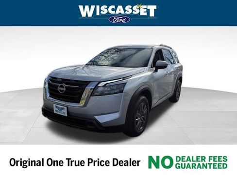 Used 2024 Nissan Pathfinder SV image 16