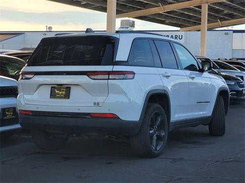 Certified 2023 Jeep Grand Cherokee Altitude image 4