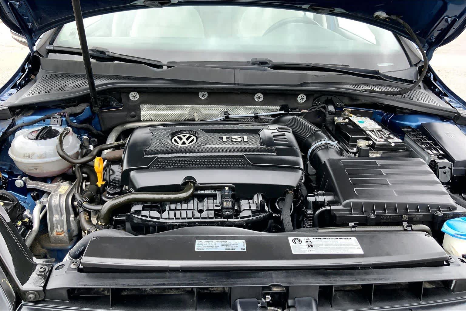 Used 2017 Volkswagen Golf Wolfsburg Edition FWD image 31