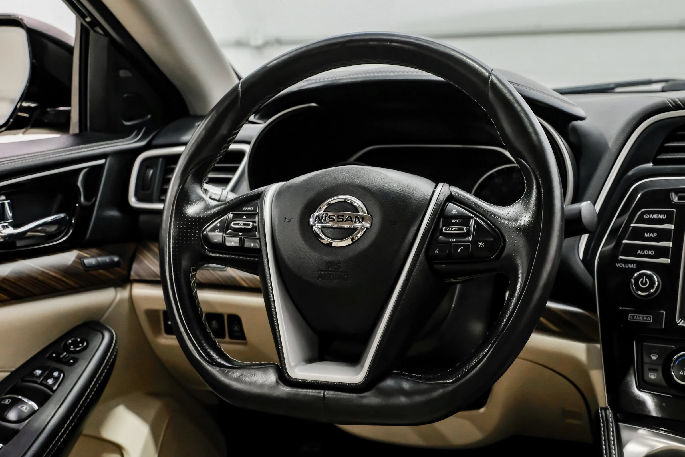Used 2016 Nissan Maxima Platinum FWD image 16