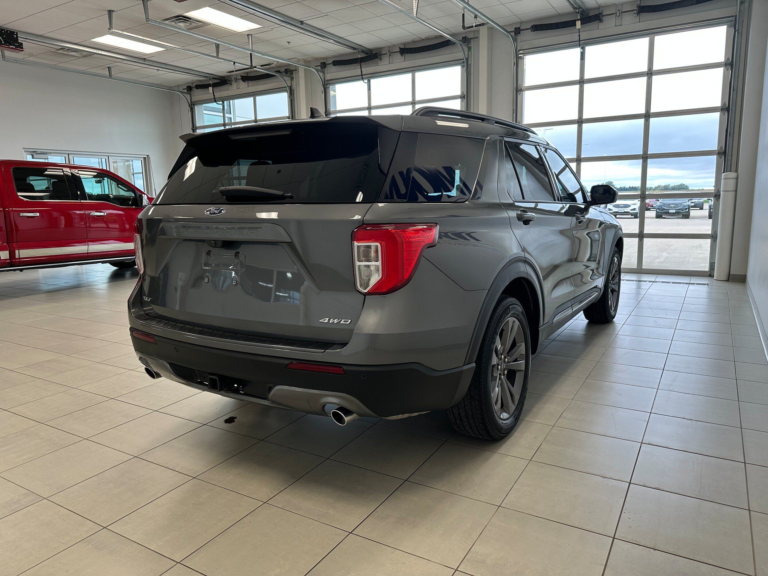 Used 2023 Ford Explorer XLT w/ Equipment Group 202A AWD/4WD image 5