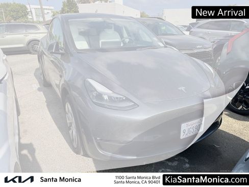 Used 2023 Tesla Model Y Long Range AWD/4WD image 3