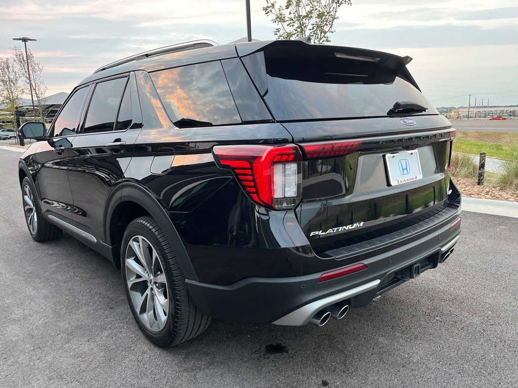 Used 2025 Ford Explorer Platinum w/ Ultimate Package AWD/4WD image 6