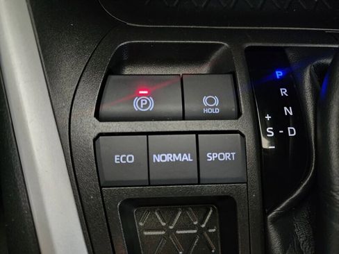 Used 2023 Toyota RAV4 XLE image 43