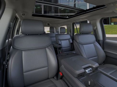 New 2026 Ford Expedition Active image 10