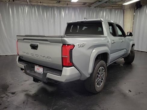 Used 2025 Toyota Tacoma TRD Sport AWD/4WD image 8