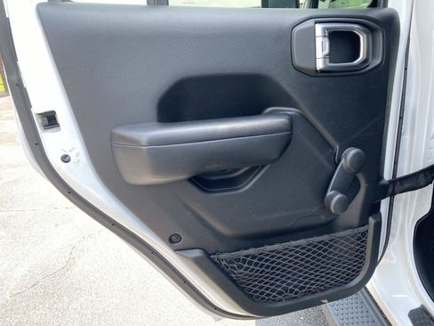 Used 2018 Jeep Wrangler Unlimited Sport AWD/4WD image 16