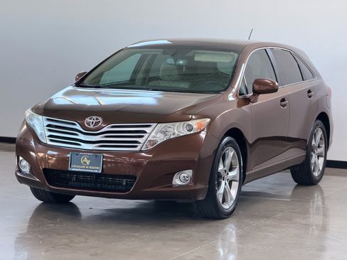 Used 2011 Toyota Venza image 3