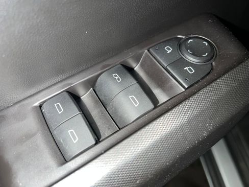 Used 2024 Chevrolet Colorado LT w/ LT Convenience Package II image 12