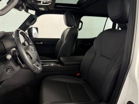 Used 2024 Lexus GX 550 w/ Cold Area Package image 21