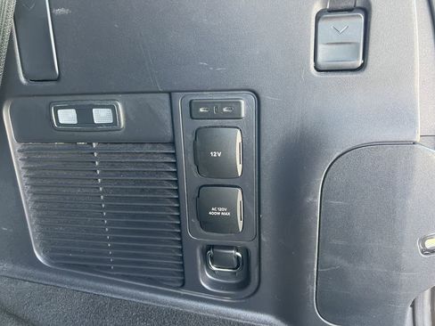 Certified 2025 Ford Expedition Active AWD/4WD image 32