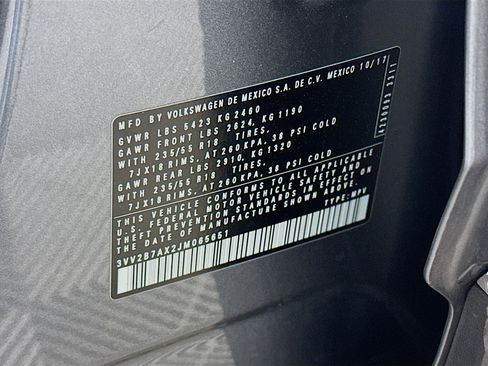 Used 2018 Volkswagen Tiguan SEL w/ 3rd Row Seat Package image 12