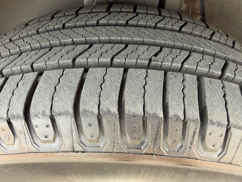 Certified 2023 Hyundai Santa Fe SEL w/ Premium Package image 9