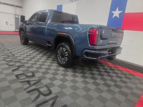 Used 2024 GMC Sierra 2500 Denali Ultimate AWD/4WD image 5