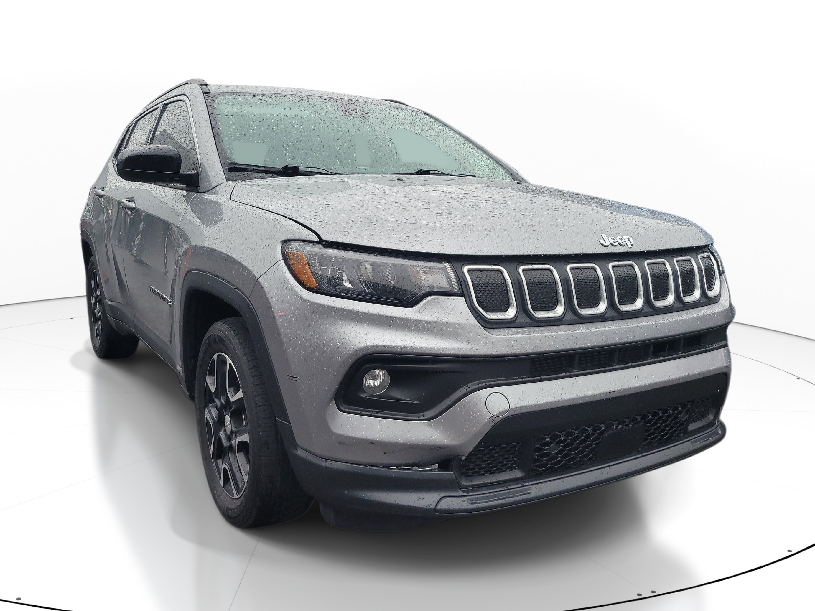 Used 2022 Jeep Compass Latitude FWD image 1