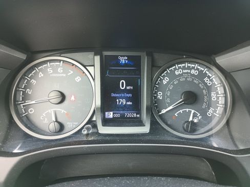 Used 2019 Toyota Tacoma TRD Sport AWD/4WD image 19