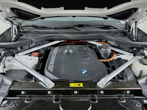 Used 2025 BMW X5 xDrive50e image 35