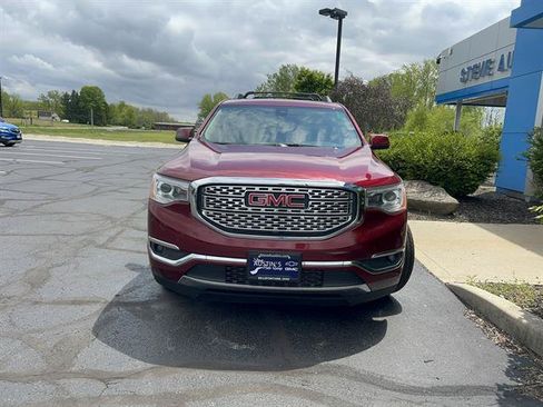 Used 2017 GMC Acadia Denali w/ Technology Package AWD/4WD image 2