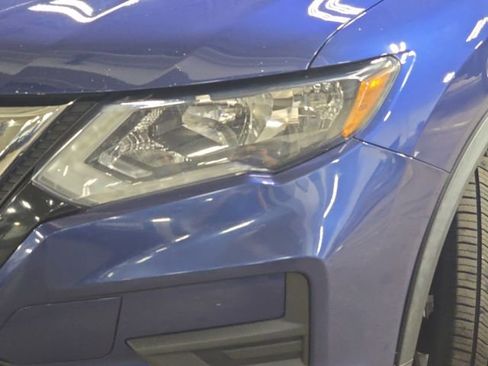 Used 2018 Nissan Rogue SV w/ Premium Package image 31