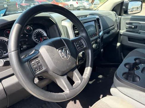 Used 2018 RAM 1500 SLT AWD/4WD image 10