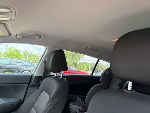 Used 2019 Kia Sportage LX AWD/4WD image 8