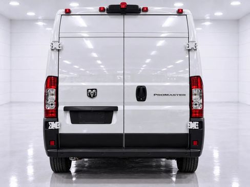 Used 2024 RAM ProMaster 2500 w/ Convenience Group FWD image 4