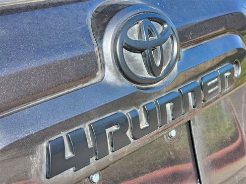 Used 2021 Toyota 4Runner SR5 image 12