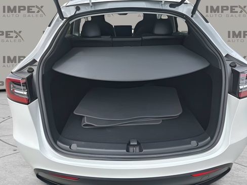 Used 2023 Tesla Model Y Long Range AWD/4WD image 31
