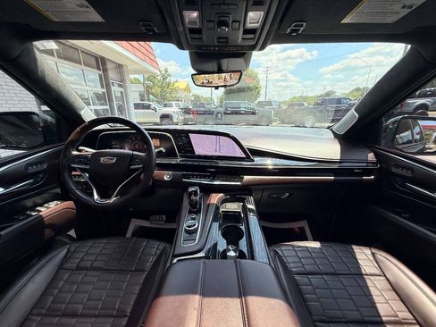 Used 2023 Cadillac Escalade V AWD/4WD image 39