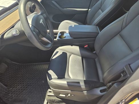 Used 2023 Tesla Model Y Long Range AWD/4WD image 12