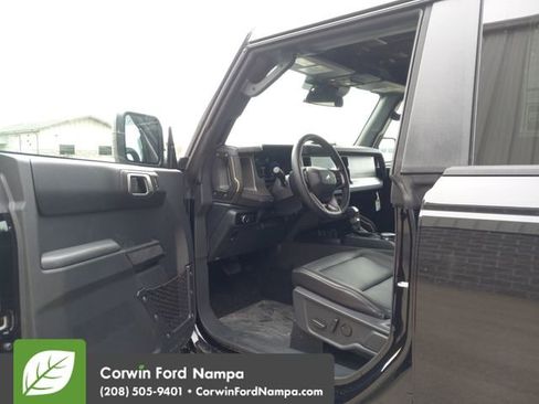 New 2026 Ford Bronco Badlands image 9