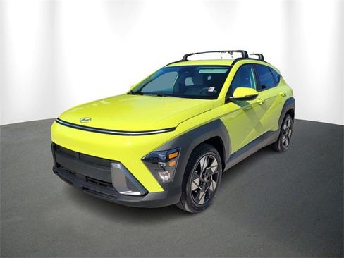 Used 2025 Hyundai Kona SEL image 2