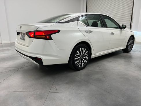Used 2025 Nissan Altima 2.5 SV FWD image 9