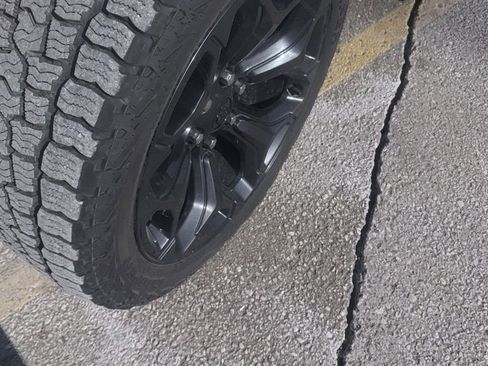 Used 2022 RAM 1500 Limited w/ Night Edition image 4