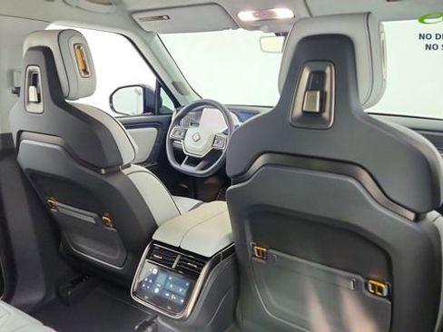 Used 2024 Rivian R1S Adventure AWD/4WD image 23