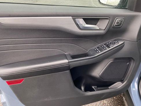 Used 2023 Ford Escape Platinum image 16