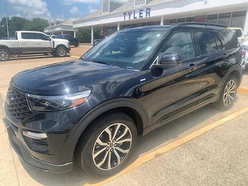 Used 2024 Ford Explorer ST-Line w/ Class IV Trailer Tow Package image 5