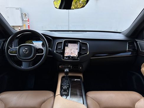 Used 2018 Volvo XC90 T6 Momentum w/ Convenience Package AWD/4WD image 11